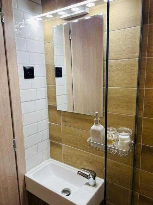 Luxury No4 Apartment In Ladadika Thessaloníki Luaran gambar