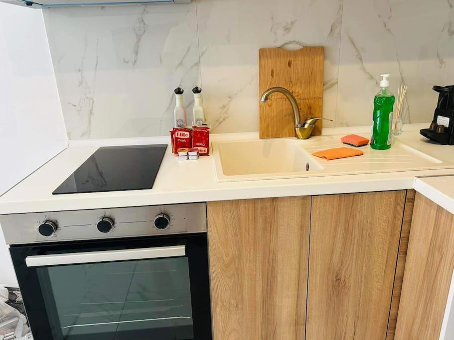 Luxury No4 Apartment In Ladadika Thessaloníki Luaran gambar